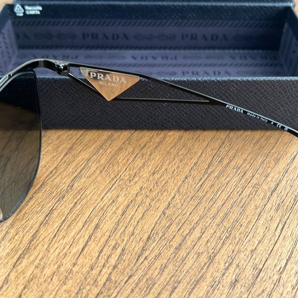 NWT🔥 Prada ✨ PR 50ZS 1AB03T Black Metal Fashion Sunglasses Grey Mirror Lens ✨ - Picture 7 of 9